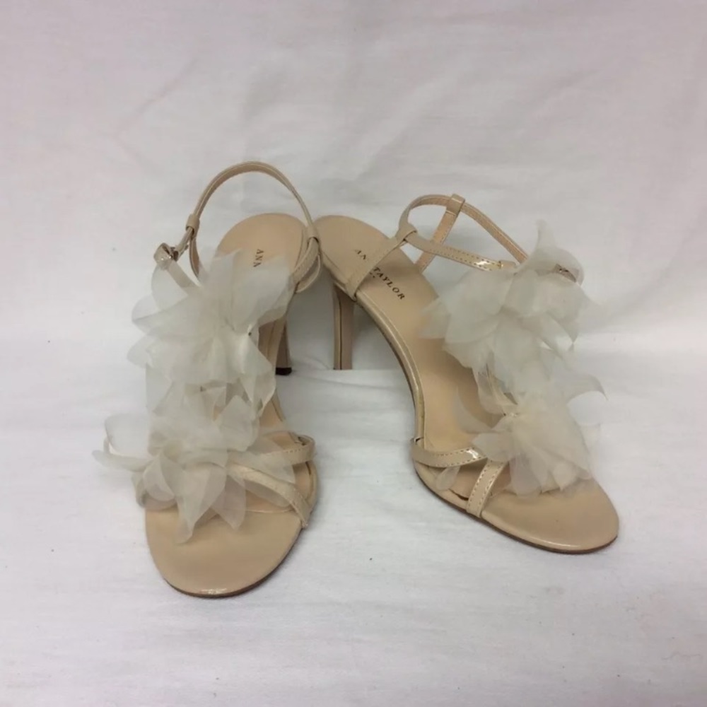 Ann Taylor frilly heel size 10